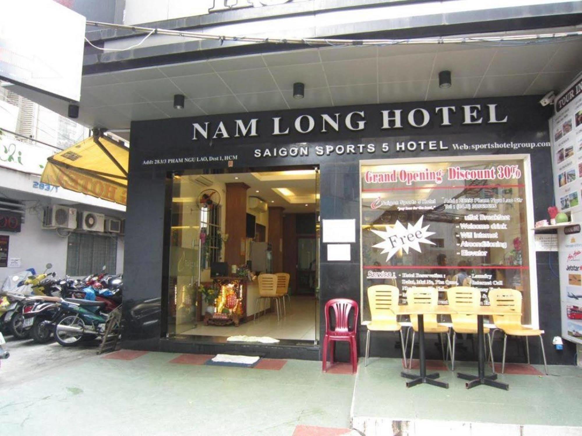 Reddoorz @ Pham Ngu Lao Street 3 2*