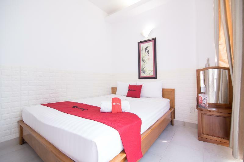 Reddoorz @ Pham Ngu Lao Street 3 2*