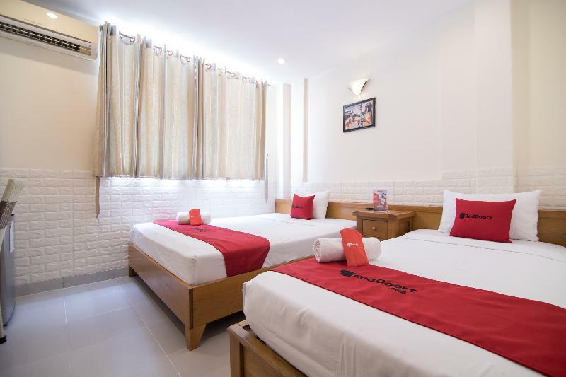 Hotel Reddoorz @ Pham Ngu Lao Street 3 2*